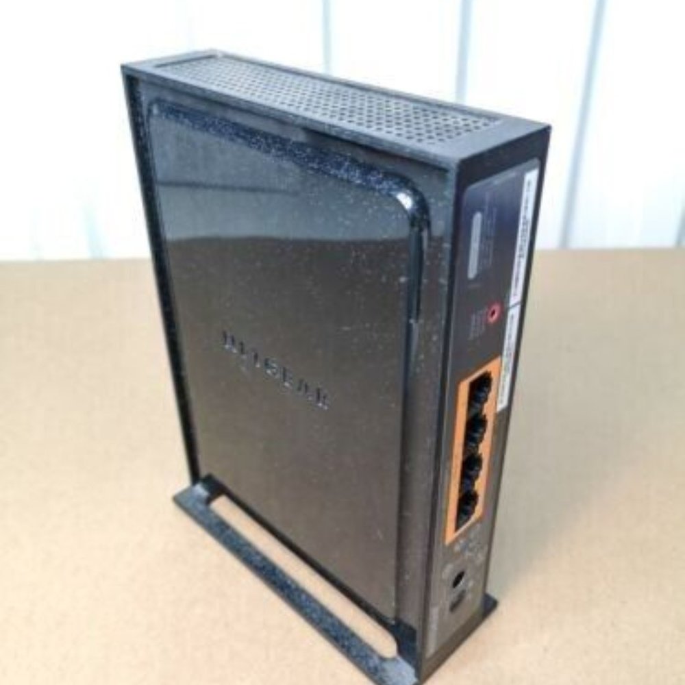 Netgear WN2000RPTv3 Universal WiFi Range Extender - Pre-Owned